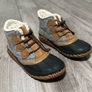 Sorel Out N About Plus Felt Quarry Duck Waterproof Boot Kids’ Size 1